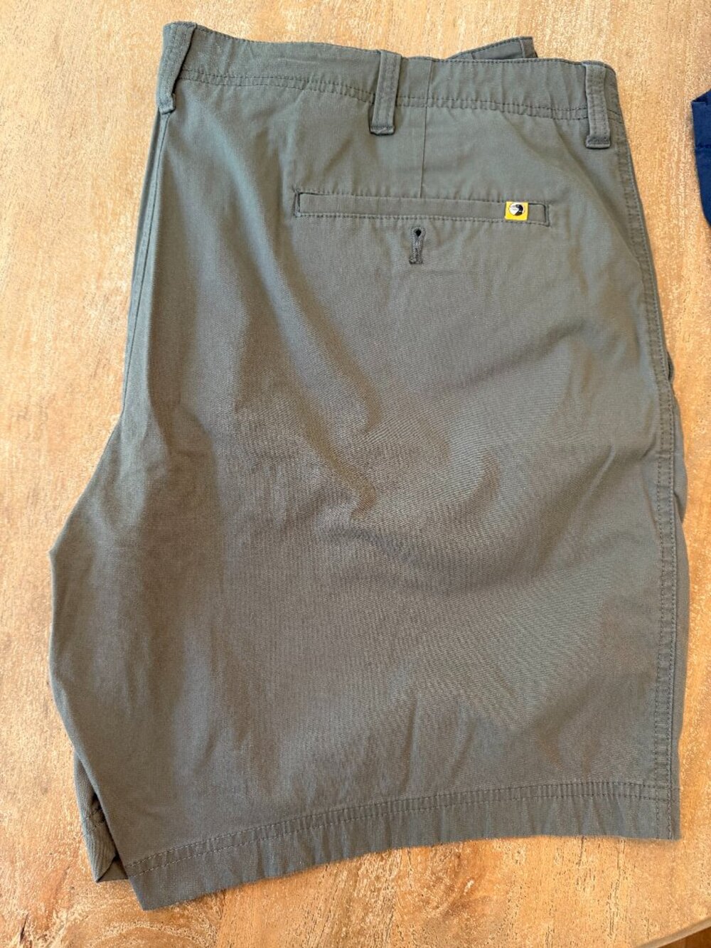 Men's Duckhead Size 42 short-excellent condition